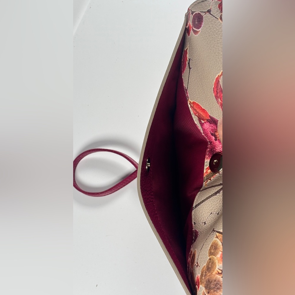 Furla Furla and Cream Floral Crossbody Bag. Chain and leather strap. - Picture 4 of 10